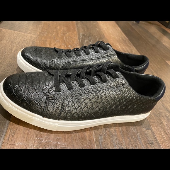 Women’s Black Leather Cushionaire Shoes - Picture 3 of 7